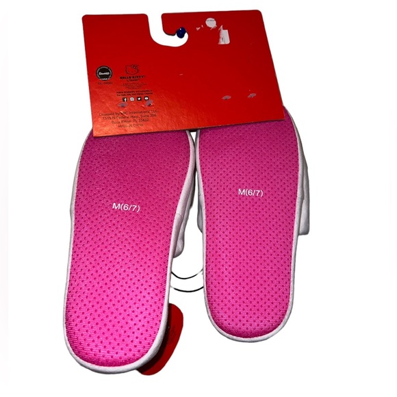 NWT Hello kitty Sanrio Plush slippers - Picture 8 of 8